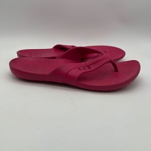 Crocs Pink Girl Flip Flops Fully Pink Size W7 Great‎ condition